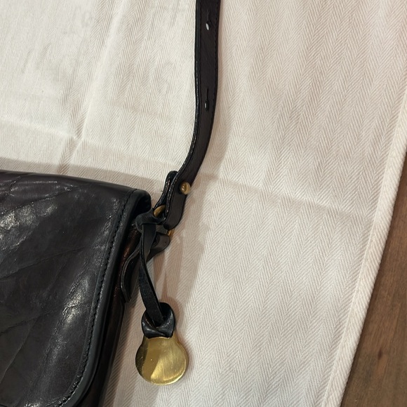 Brahmin black leather crossbody
8.5”length 7”width lying flat. Vintage - Picture 15 of 16